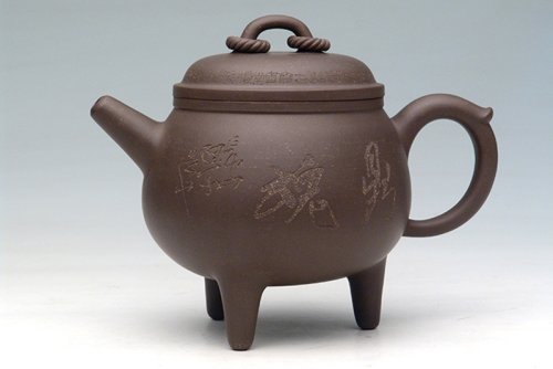 何挺初紫砂壶 串盖三足 