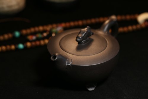 董亚芳紫砂壶 飘逸 