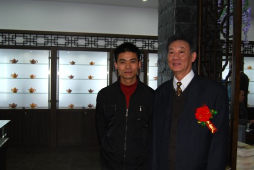 赵志刚紫砂壶 与中国人民解放军国防大学教授博士生导师王江淮将军合影 