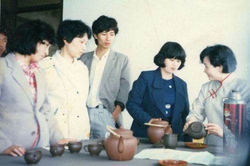 张彩英紫砂壶 与台湾陆羽茶道大师交流 