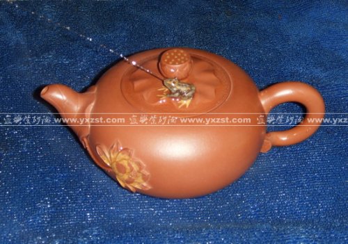 何军紫砂壶 喷水莲花 