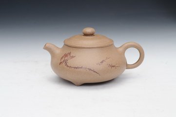 吉祥紫砂壶 清莲（吉祥制，王玉美绘） 