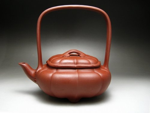 管小平紫砂壶 花棱提梁 