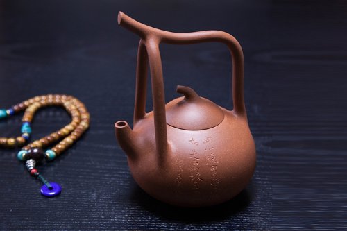 王朝红紫砂壶 茄瓜提梁壶 