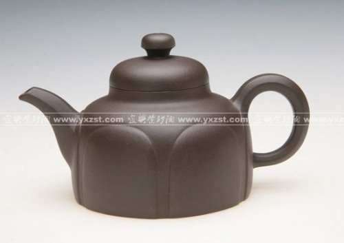 任荣芬紫砂壶 六瓣壶450cc 
