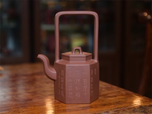 杨建刚紫砂壶 六方提梁16000元 