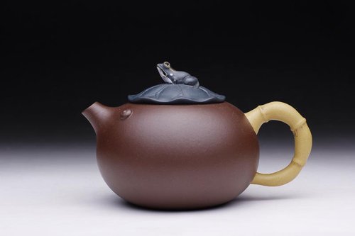 任惠芬紫砂壶 鱼蛙同乐壶 