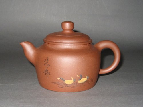 邵国锋紫砂壶 德钟壶:范美勤制 