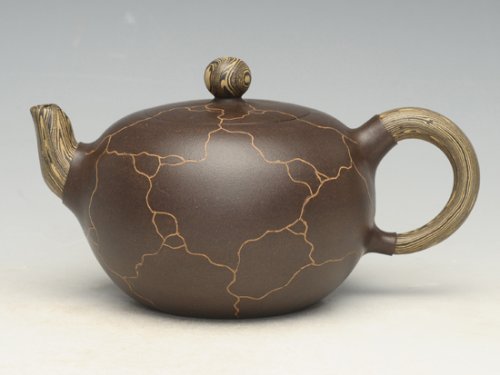 陈礼兴紫砂壶 卧虎戏珠 