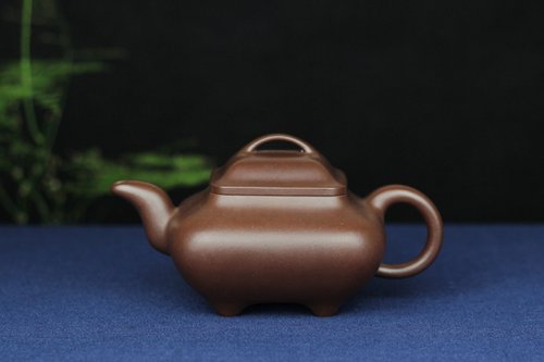 王秀局紫砂壶 牛盖传炉 