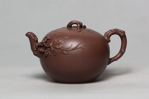 陈国宏紫砂壶 松鼠葡萄 
