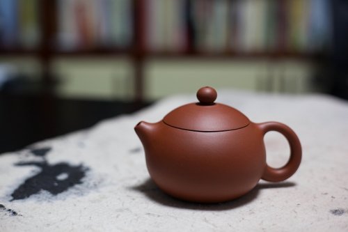 王朝红紫砂壶 西施 