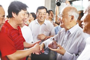 眭龙俊紫砂壶 奥运纪念壶 敬赠何... 