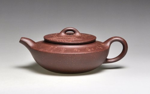 吴建平紫砂壶 《小汉扁》泥料：紫泥  容量：220cc 