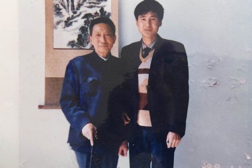 吴亚克紫砂壶 与顾景舟合影 