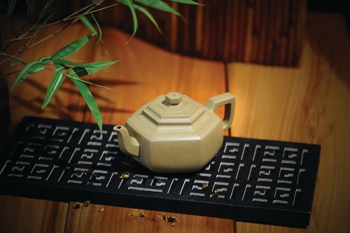 方彩娣紫砂壶 雪华 