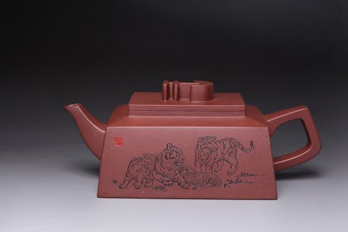 高奋荣紫砂壶 祥虎纳福 