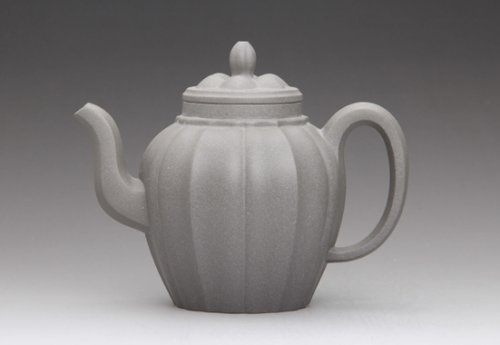 吕伟紫砂壶 高菱花 