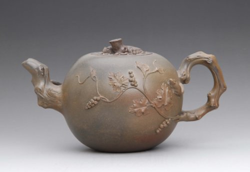 吕伟紫砂壶 大松鼠葡萄 