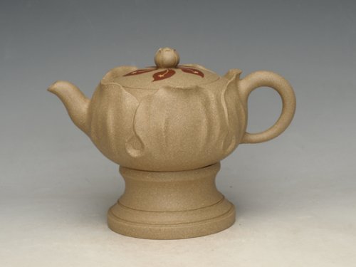 陈珍华紫砂壶 紫荆花开  泥料：段泥 容量：380cc 