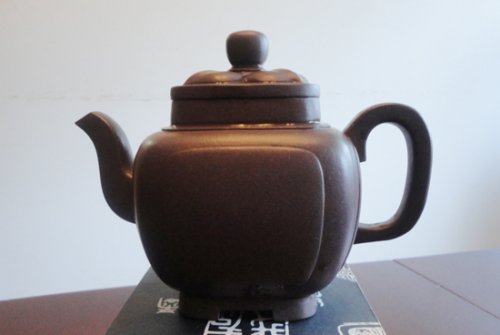 魏兰花紫砂壶 四方如意 