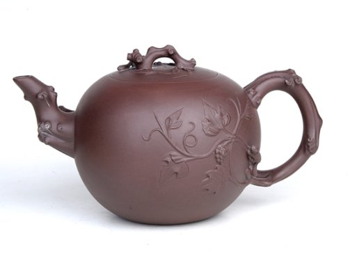 陈珍华紫砂壶 大松鼠葡萄  容量：650CC  泥料：拼朱泥 