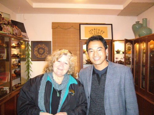 赵志东紫砂壶 与荷兰客商合影 