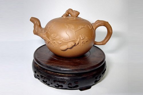 陈玉芳紫砂壶 松鼠葡萄 