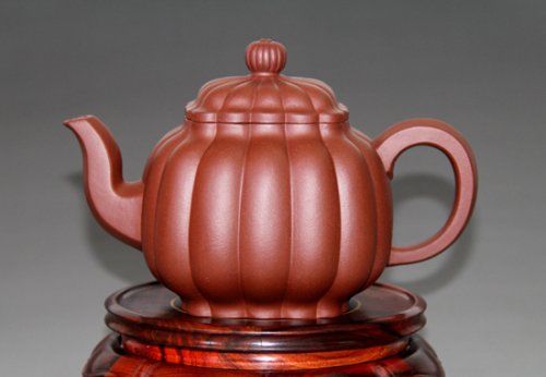 张芳紫砂壶 筋纹宫灯 